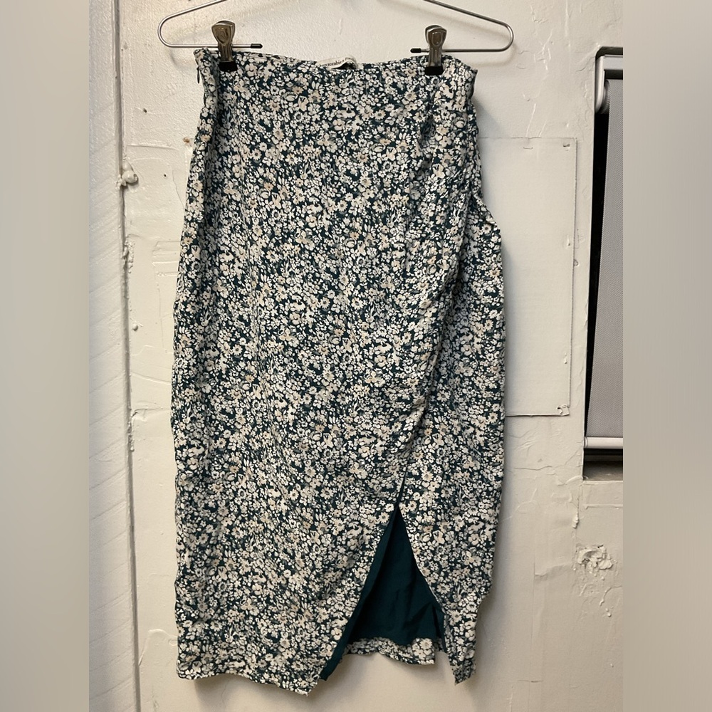 New with tangs Abercrombie & Fitch Midi Floral Skirt